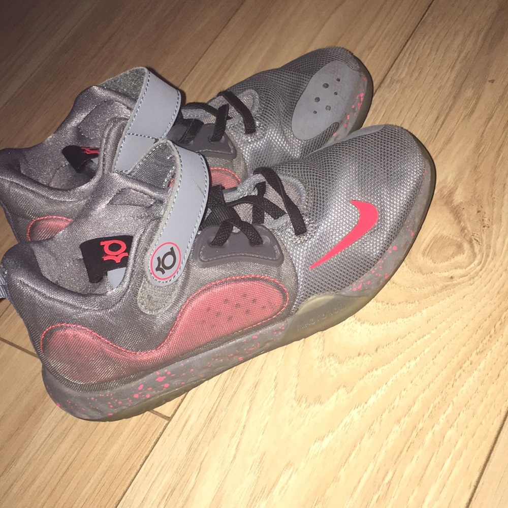 Boys shoes